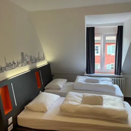 Easyhotel Limmatplatz 2*