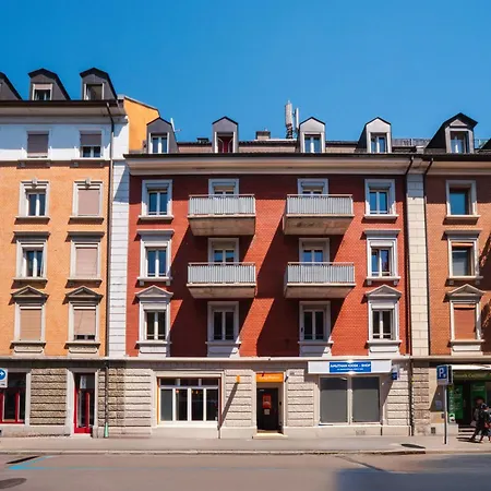 Отель Easyhotel Limmatplatz