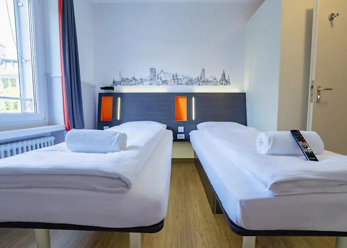 Easyhotel Limmatplatz Отель