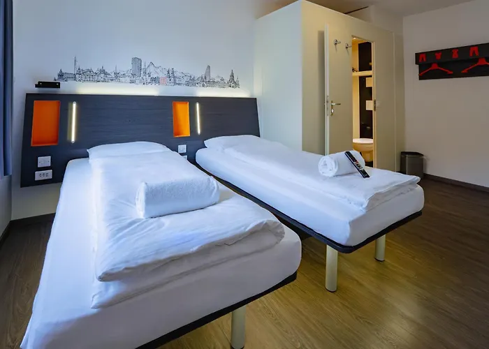 Easyhotel Limmatplatz Цюрих