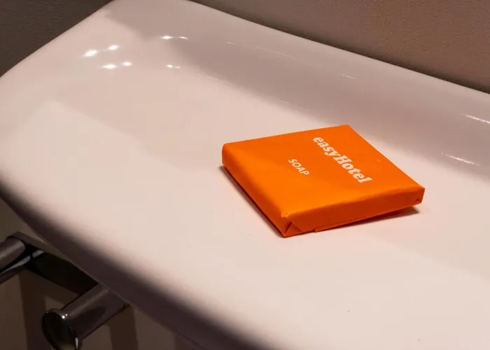 Easyhotel Limmatplatz 2*