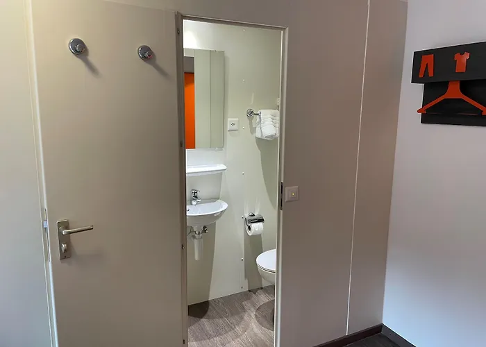 Easyhotel Limmatplatz Отель Цюрих