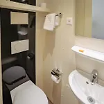 فندق Easyhotel Limmatplatz 2*