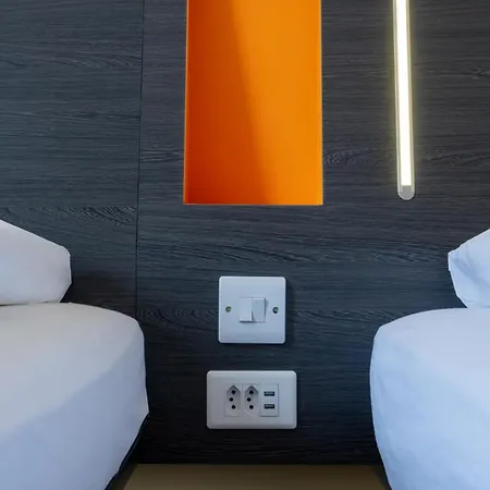 Easyhotel Limmatplatz Цюрих