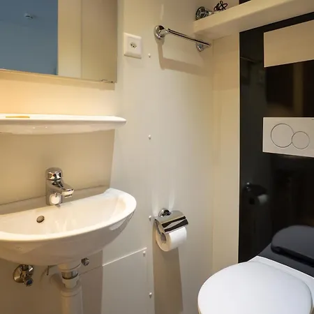 Easyhotel Limmatplatz Готель