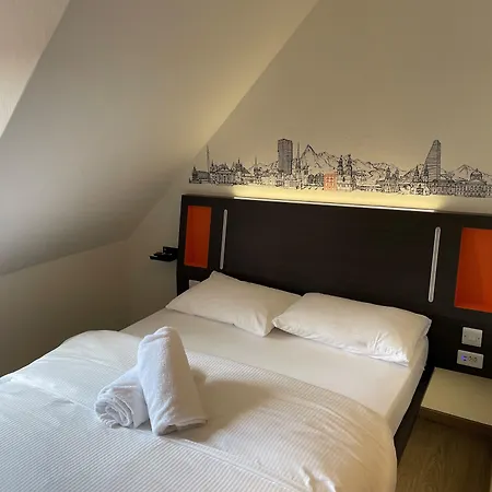 Easyhotel Limmatplatz Готель Цюрих