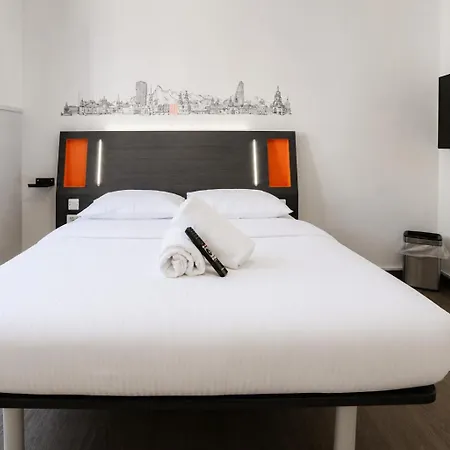 Easyhotel Limmatplatz Готель