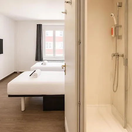 Easyhotel Limmatplatz Готель Цюрих