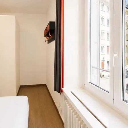 Easyhotel Limmatplatz 2* Цюрих