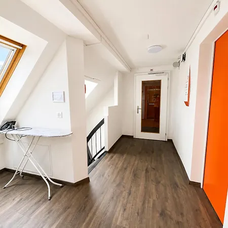 Easyhotel Limmatplatz Готель Цюрих