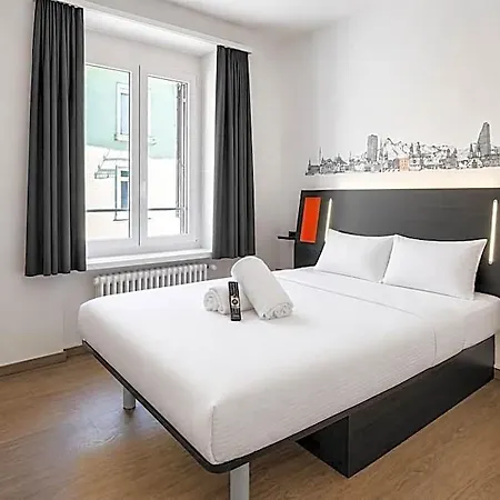 Easyhotel Limmatplatz Готель Цюрих