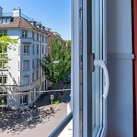 Easyhotel Limmatplatz Готель Цюрих