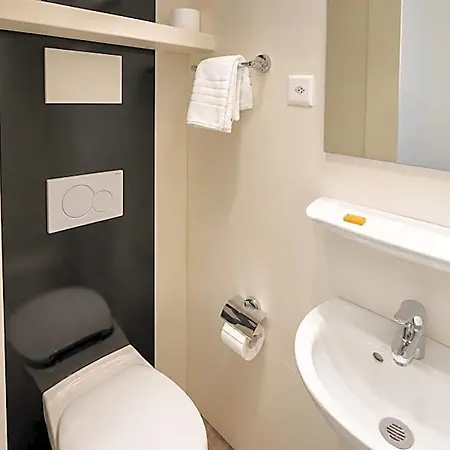 Easyhotel Limmatplatz 2* Цюрих