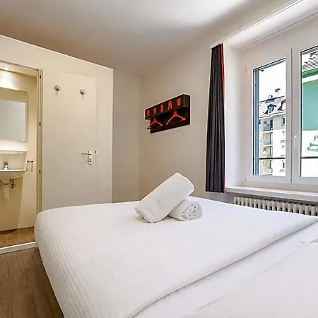 Готель Easyhotel Limmatplatz 2*