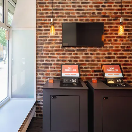 Easyhotel Limmatplatz 2*