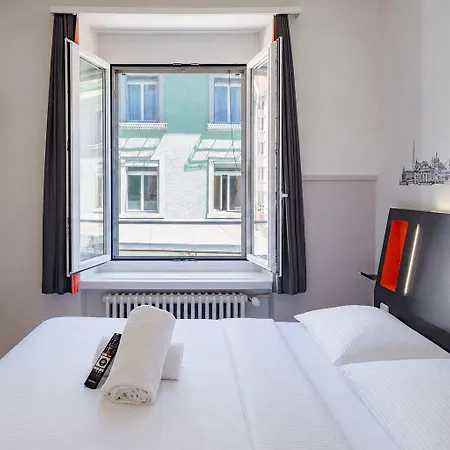 Easyhotel Limmatplatz 2* Цюрих