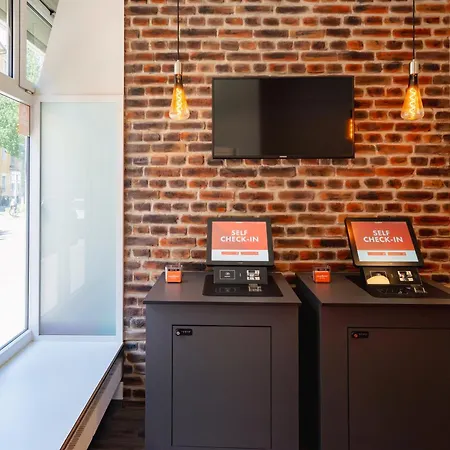 Easyhotel Limmatplatz Hotel 2*