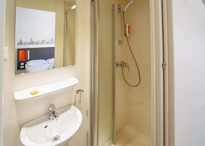 Easyhotel Limmatplatz 2*